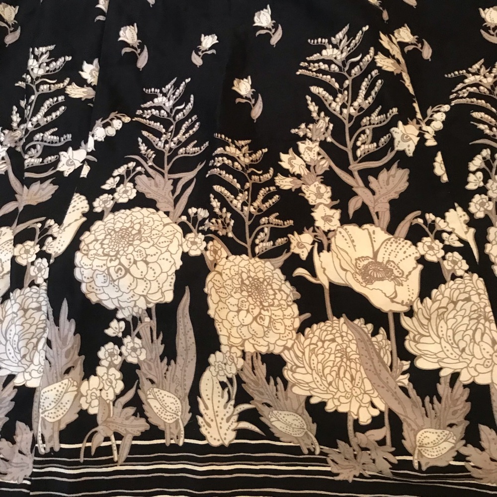 Van Hussein Black & Tan Floral Skirt size 6